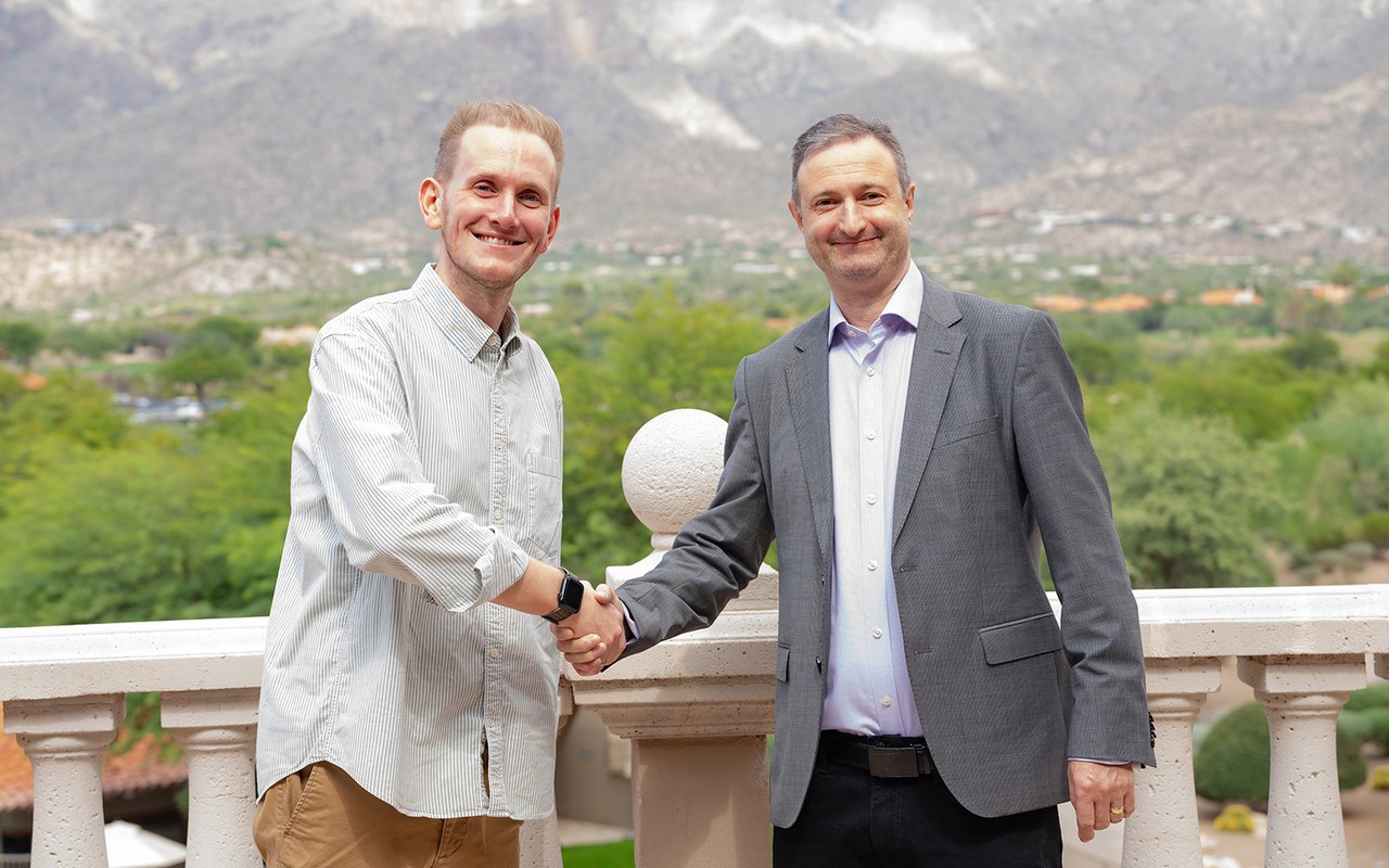 Christopher Knowlton, CEO of the IALD (left) and Paul Drosihn, General Manager of the DALI Alliance (right).