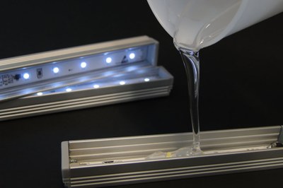 Lackwerke Peters' crystal-clear embedding with casting resin of the series VT 3402 KK-NV enables the reliable use of LEDs in outdoor applications