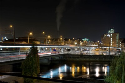 LED luminaires now provide an uniforme light experience for all users of the 40-year old bridge in the heart of Switzerland’s biggest city