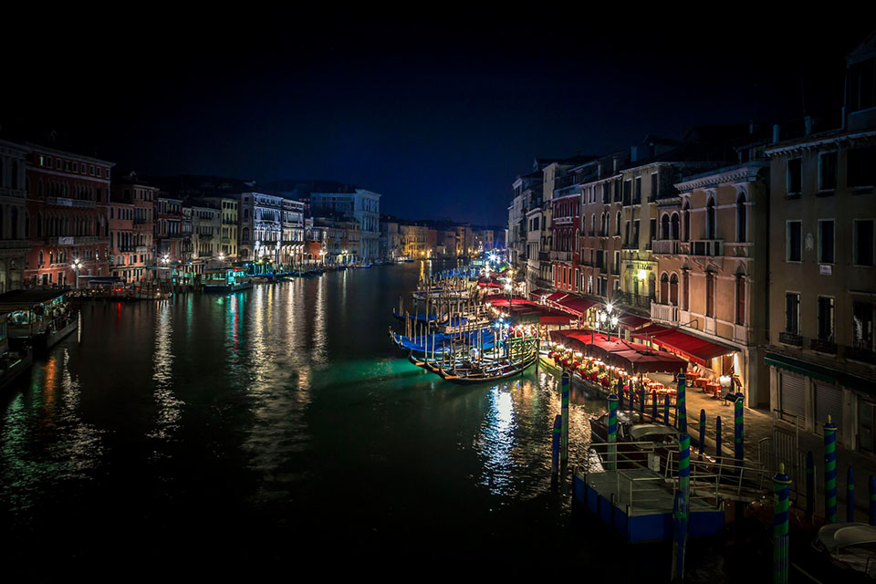 Rialto area with luminaires