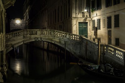 View from the Parrocchia des Moise to the Bridge of Sighs