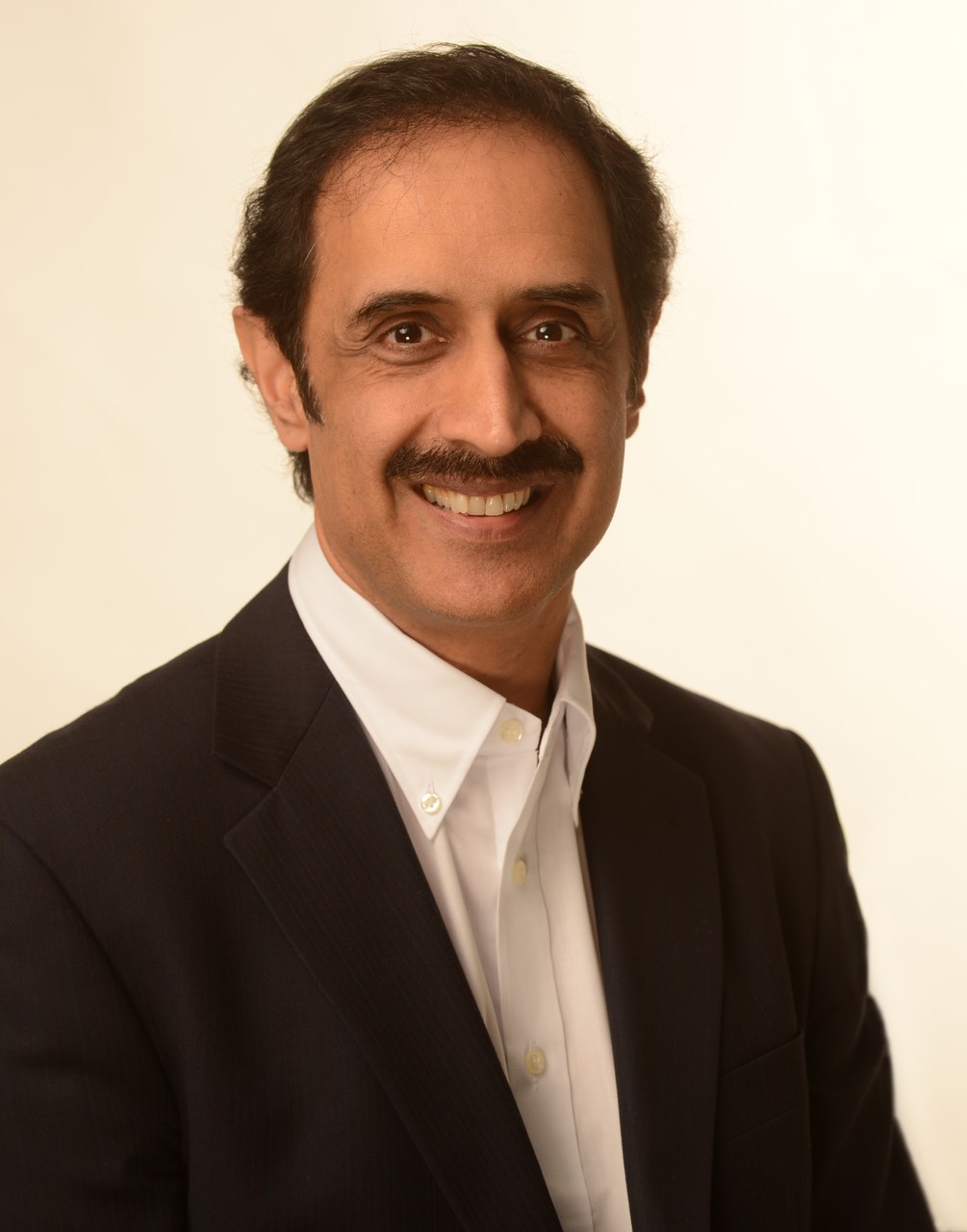 Bhardwaj_Jy_wo_tie.jpg Bhardwaj_Jy_wo_tie.jpg