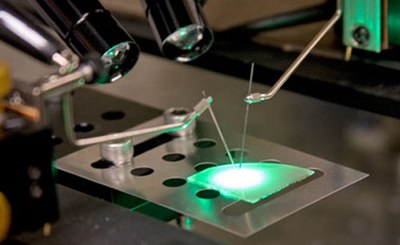 Rensselaer researchers discover a new method for boosting the light output of green LEDs